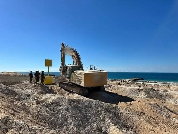 Israeli Forces Establish 32 Military Sites Along Gaza Yellow Line