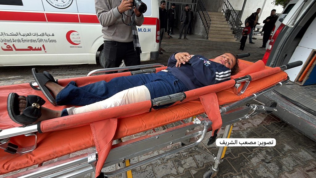 Two displaced girls wounded by Israeli fire in Al Maghazi