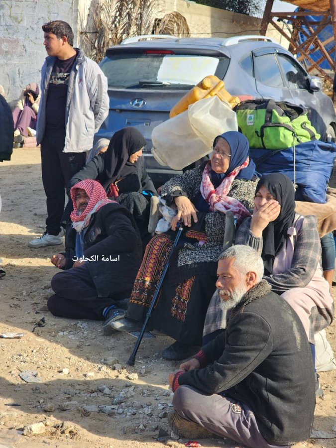 Thousands of displaced Palestinians return to northern Gaza