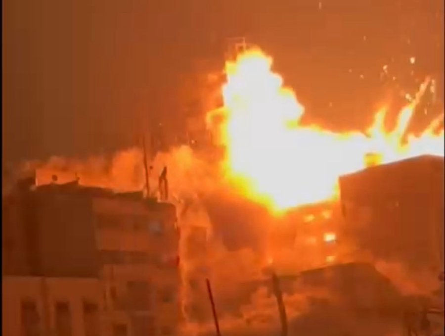 Israeli military bombing Gaza residential areas forcing displacement