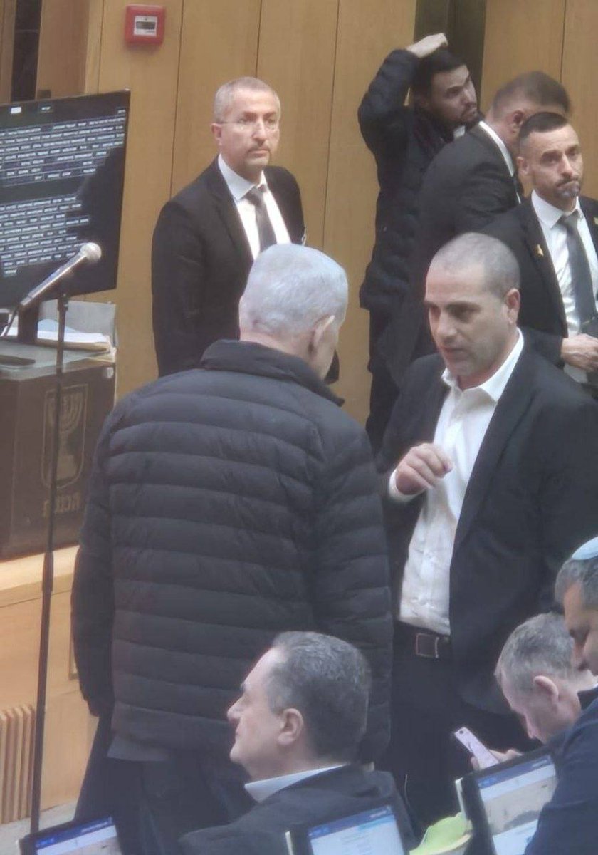 Netanyahu votes on Palestinian prisoners execution law at Knesset
