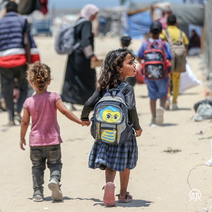 Palestinians flee Rafah tents shelled by Israeli army