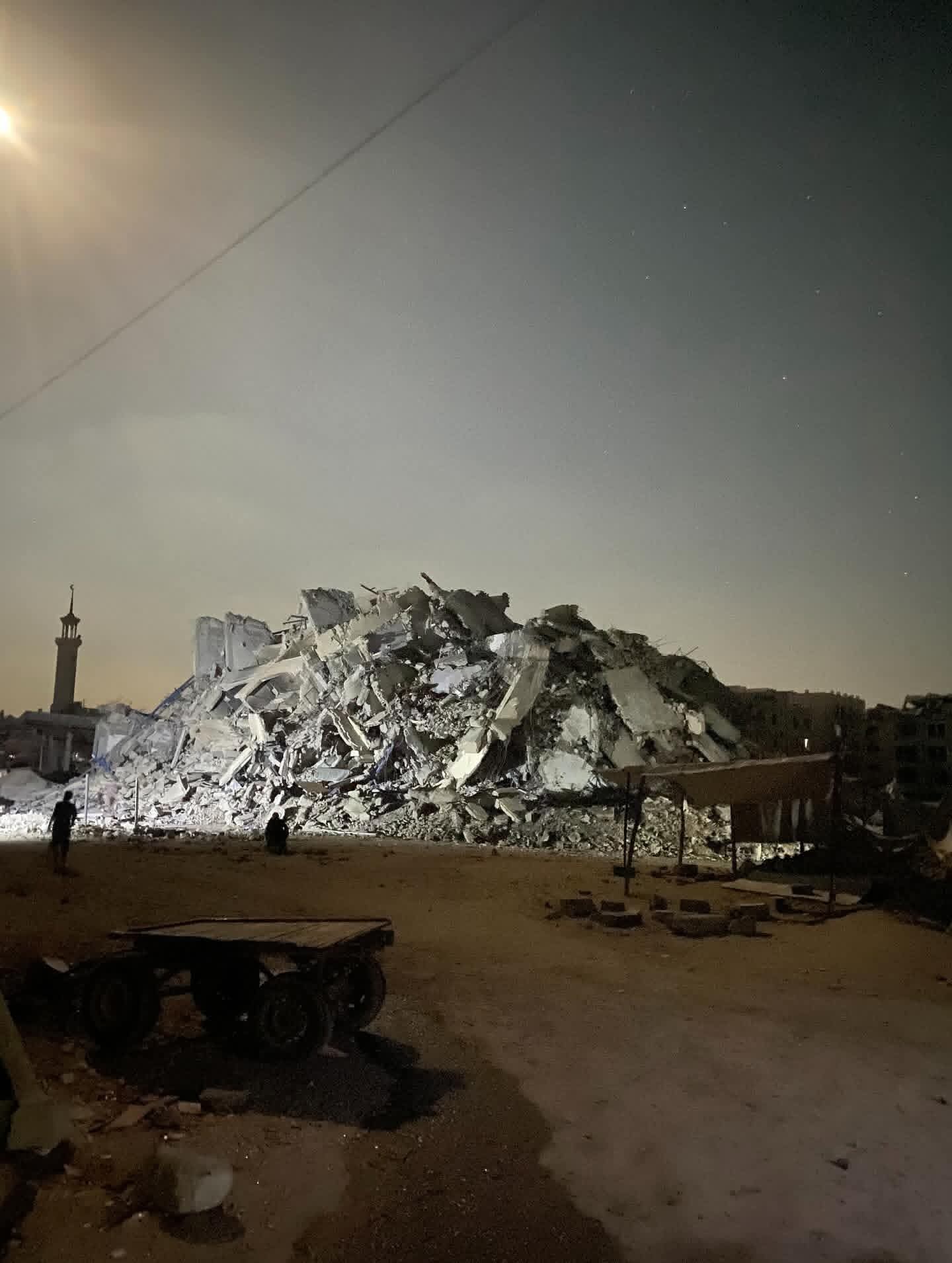 Al-Mushtaha Tower in Gaza City destroyed, families left homeless