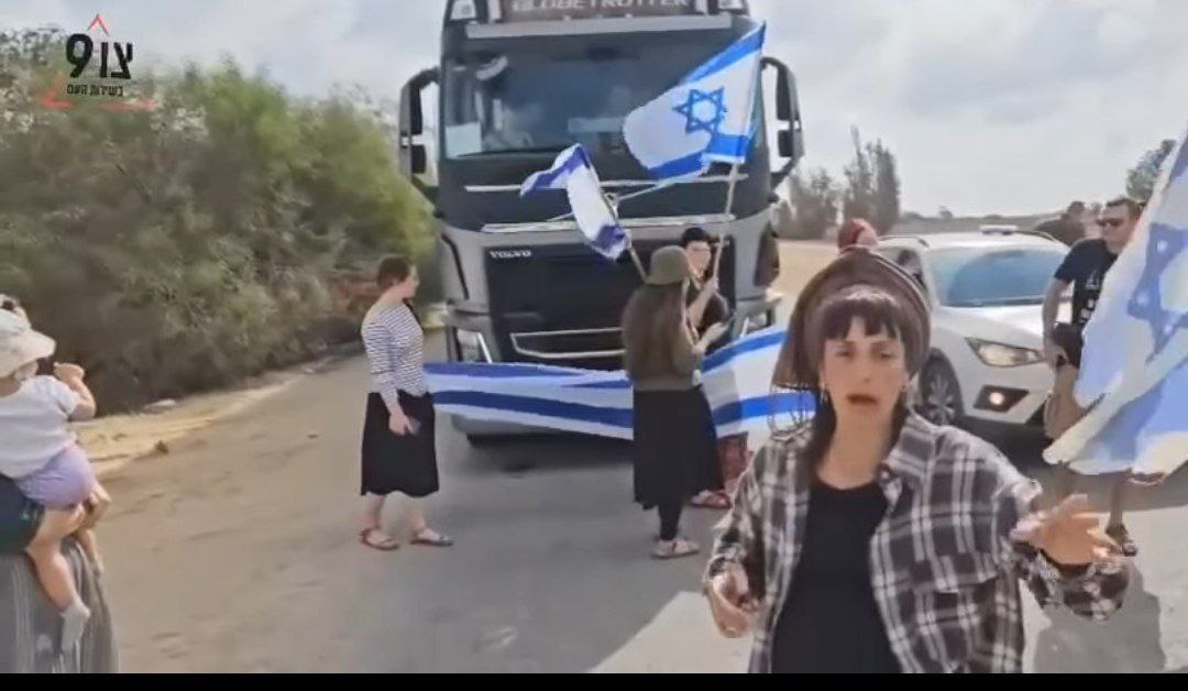 Settlers Block Hundreds of Aid Trucks to Gaza Strip