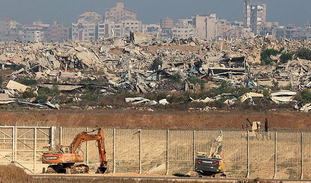 Israeli Army Using Gaza Outskirts as Waste Dump Site