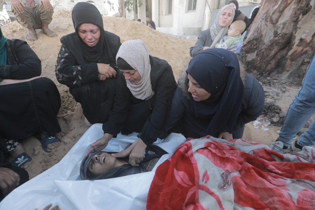 Israeli fire kills displaced person, injures two near Khan Younis