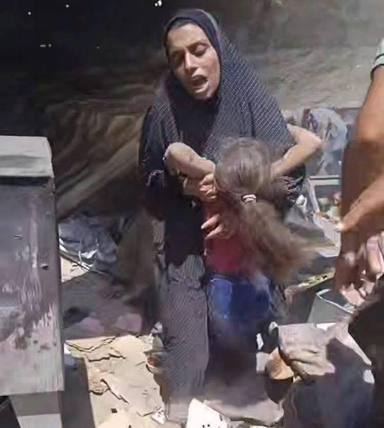 Gaza: Israeli strikes on ovens kill 10 civilians including children