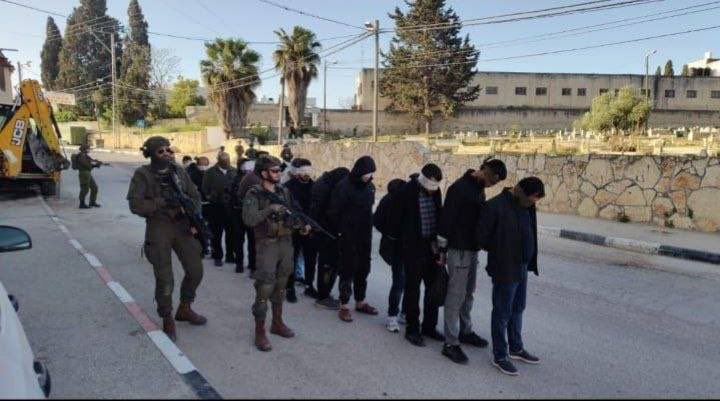 Israeli forces kidnap over 30 Palestinians from Balaa village