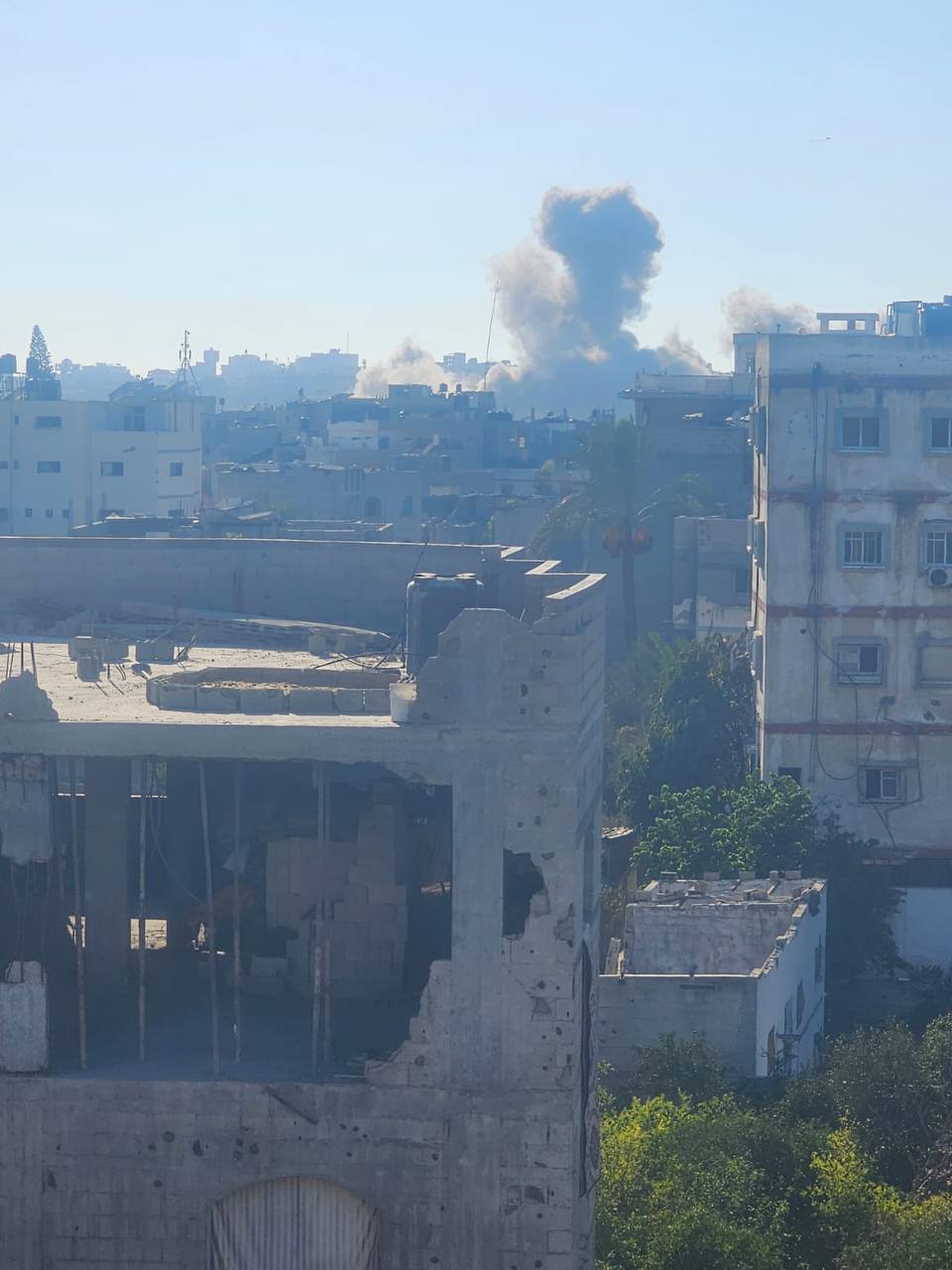 Israeli warplanes target Abu Watfah family home in Gaza City