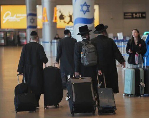 63,000 Israelis leave country since Passover night