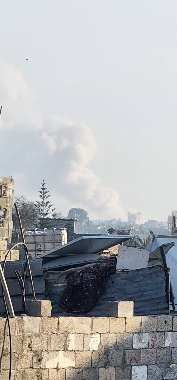 Israeli forces demolish residential buildings in Rafah city