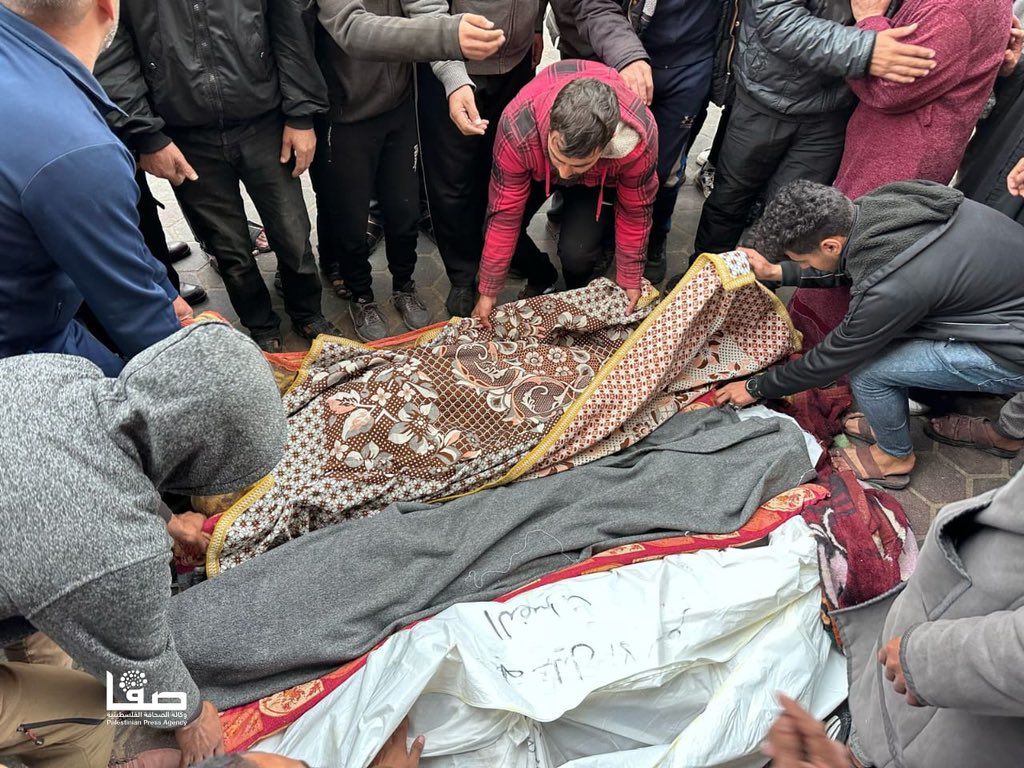 Three killed in Israeli bombing of Gaza house