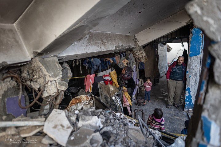 Palestinian Family Displaced in Khan Younis School