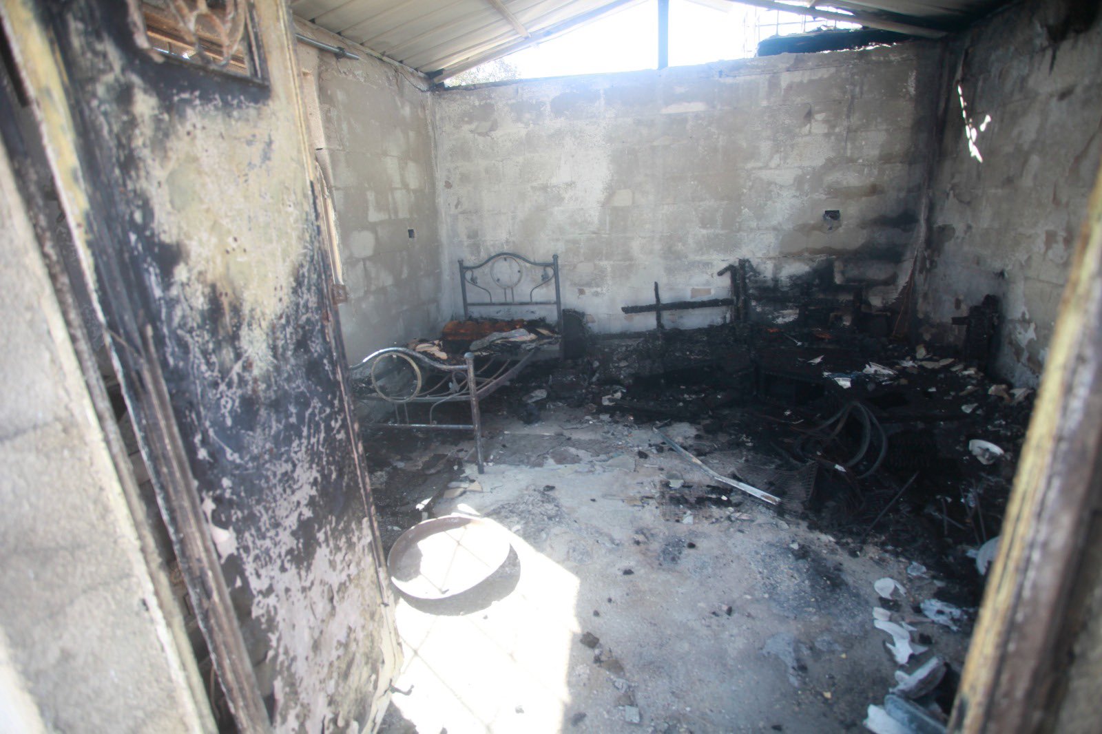 Jewish settlers burn Palestinian homes in West Bank village