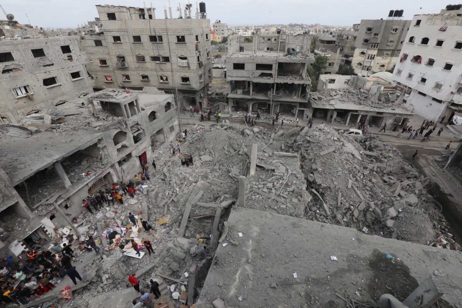 Israeli Forces Destroy Six Gaza Residential Compounds