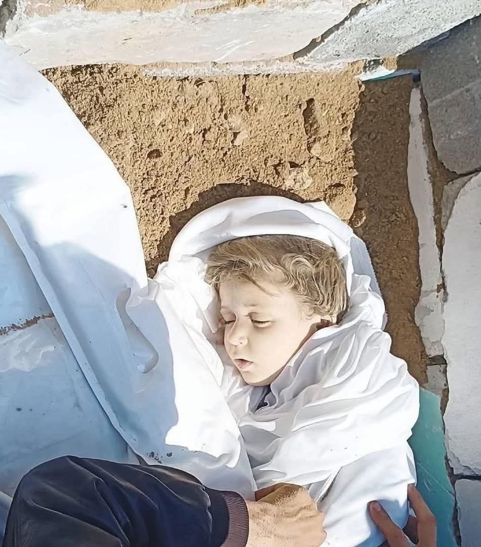 Israeli army kills child and family in northern Gaza
