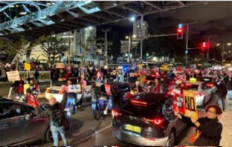 Israeli demonstrators demand prisoner swap deal for Gaza detainees