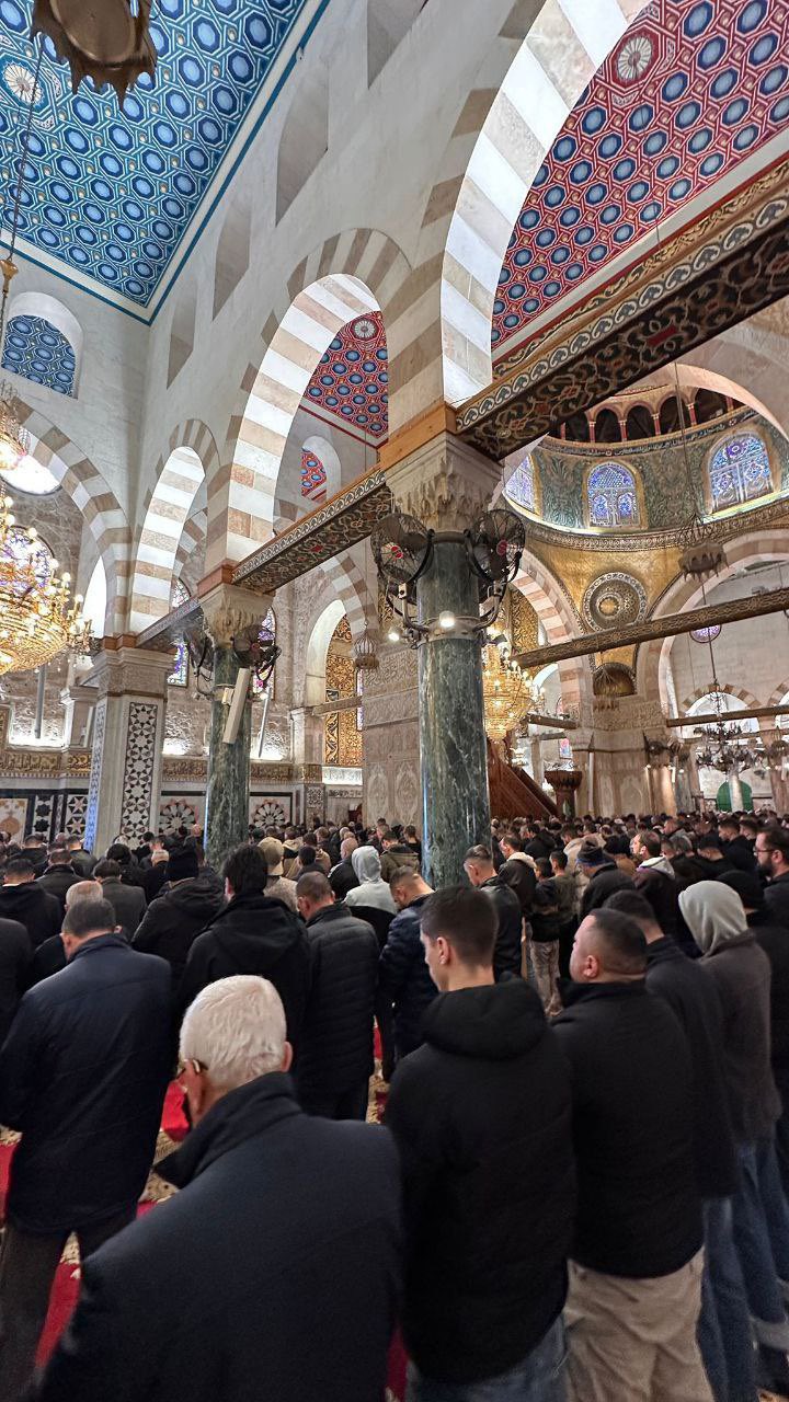 Worshippers Perform Dhuhr Prayer at Al-Aqsa Mosque