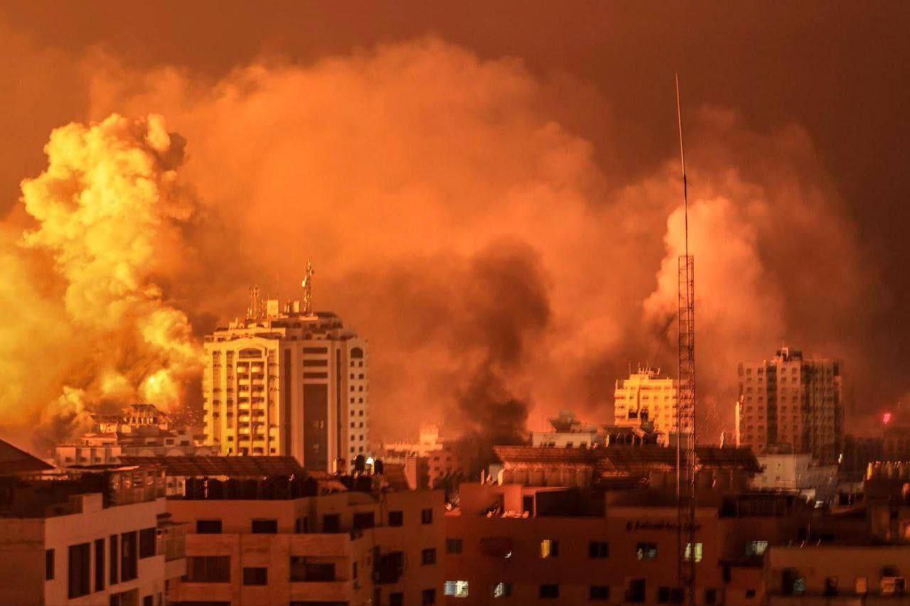 Explosions light Gaza sky in deadly night