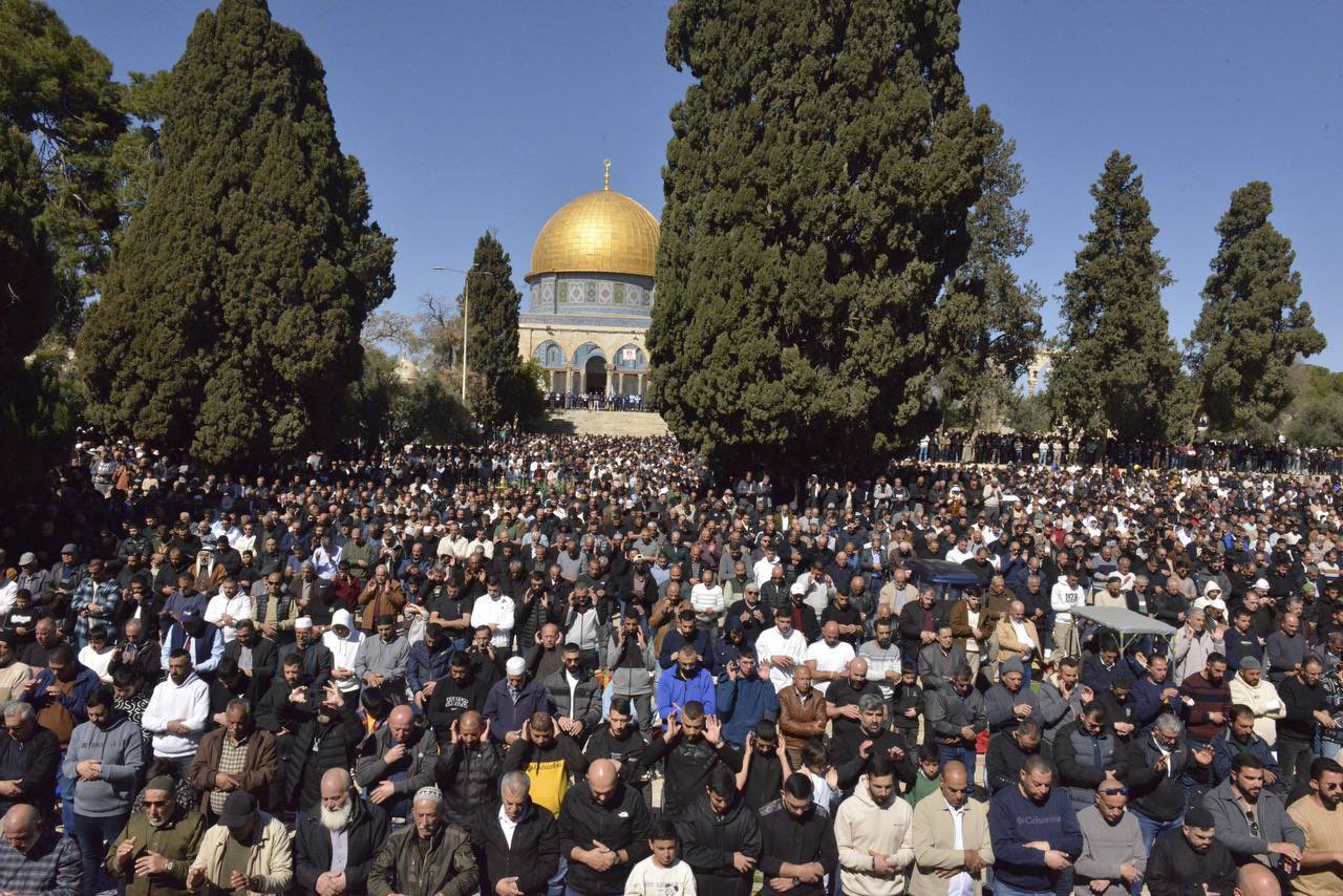 80,000 worshippers gather at Al-Aqsa during Ramadan Friday