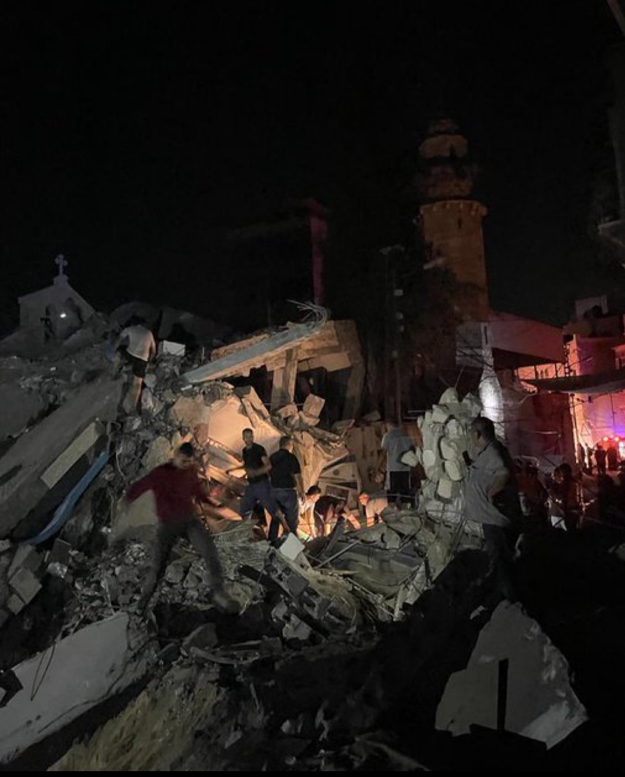Israel airstrikes kill hundreds in Gaza hospital and church