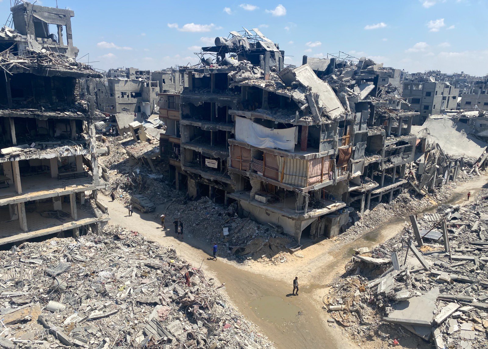 Living conditions for Gazans amid bombing and infrastructure collapse