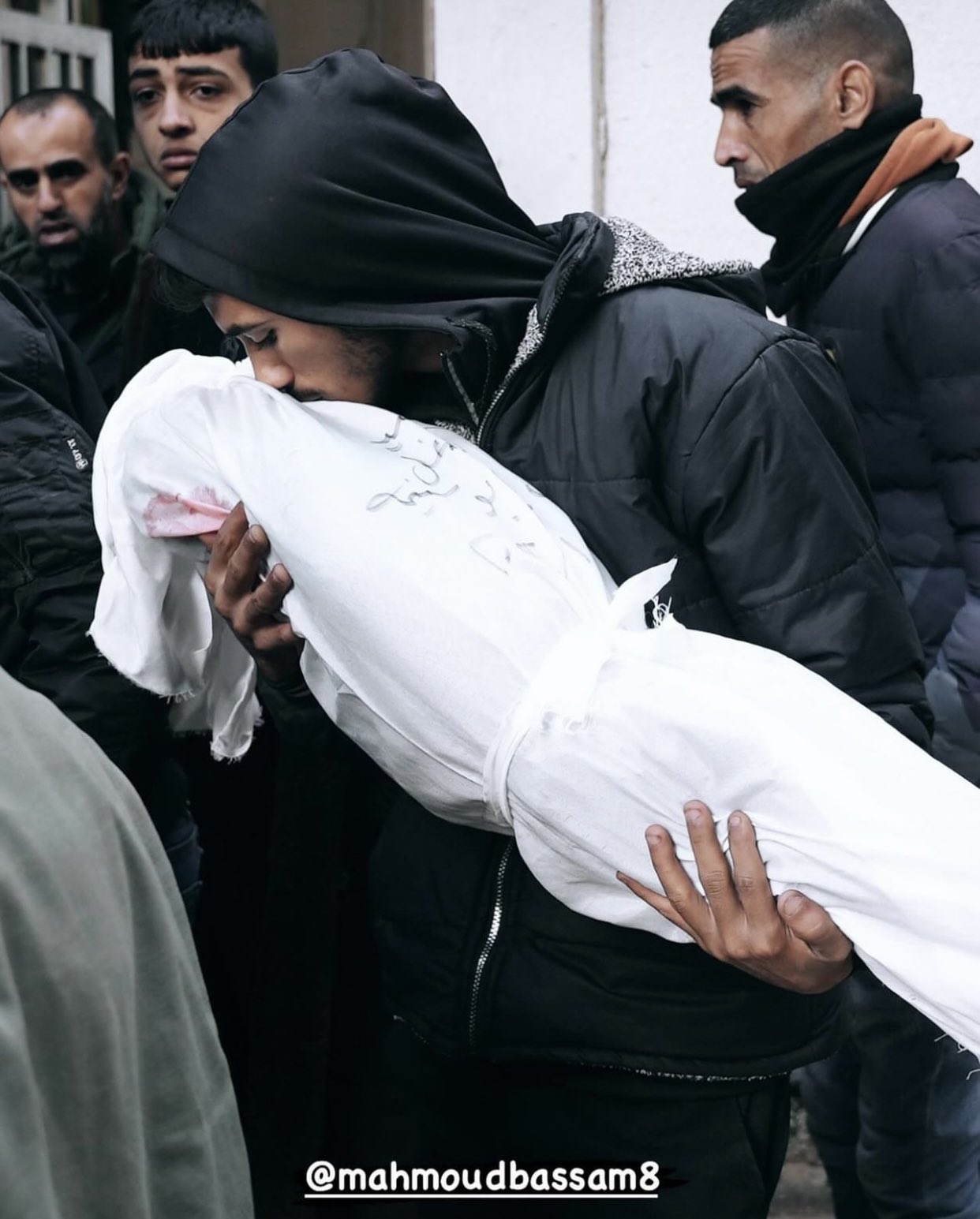 Palestinians mourn relatives killed in Rafah airstrikes