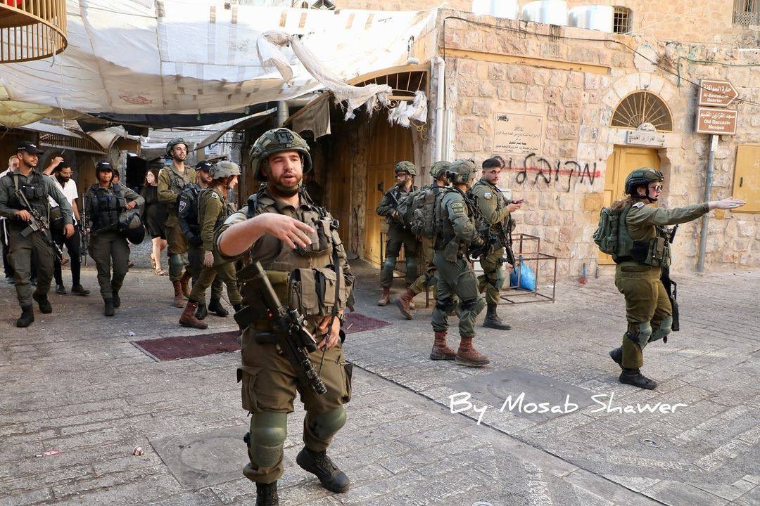 Israeli Forces Restrict Palestinian Movement in Hebron