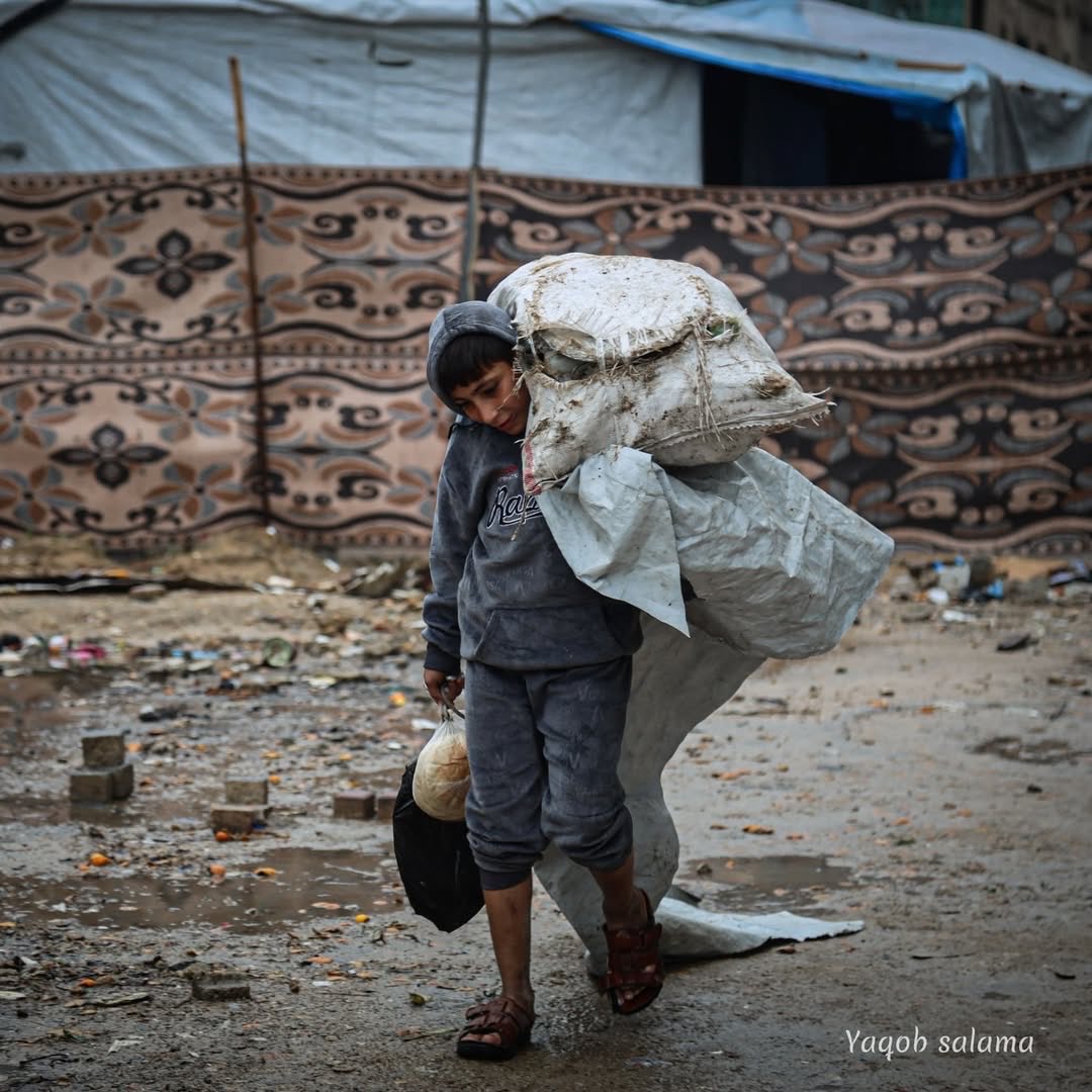 Children in Gaza suffer winter in inadequate tents