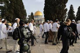 Israeli settlers storm Al Aqsa Mosque with police backing