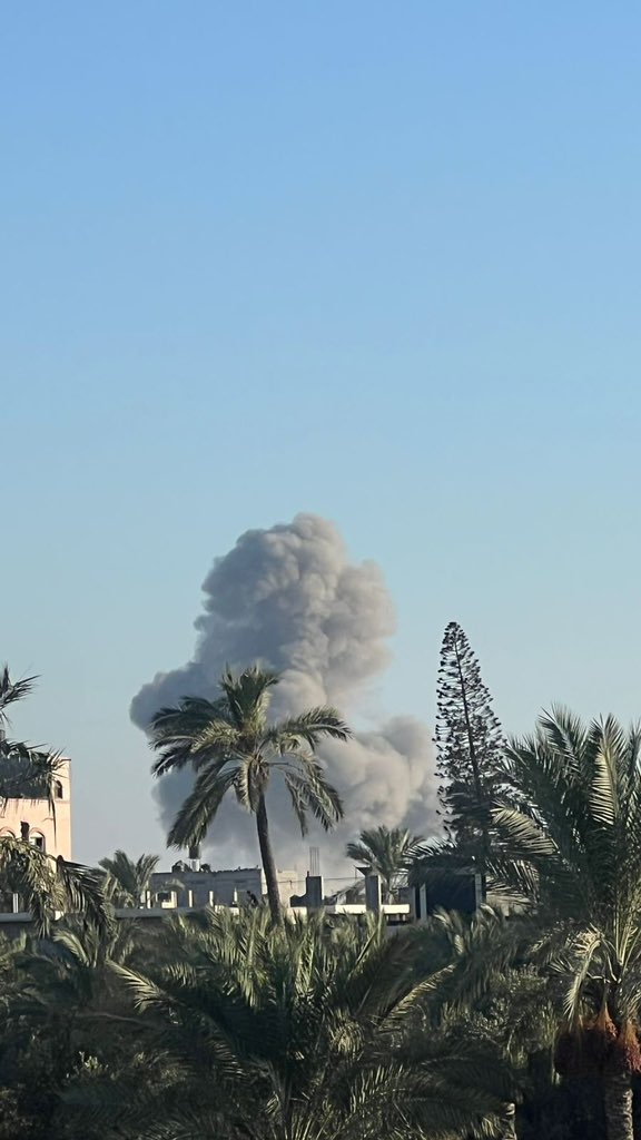 Israeli bombing reported in Al Qarara Khan Younis