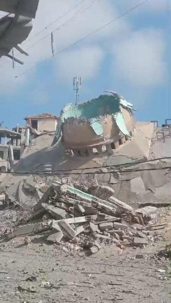 Israeli warplanes destroy Saad Mosque in Tal al-Sultan refugee camp
