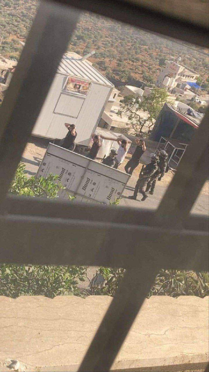 Israeli Forces Conduct Mass Arrests and Interrogations in Arraba