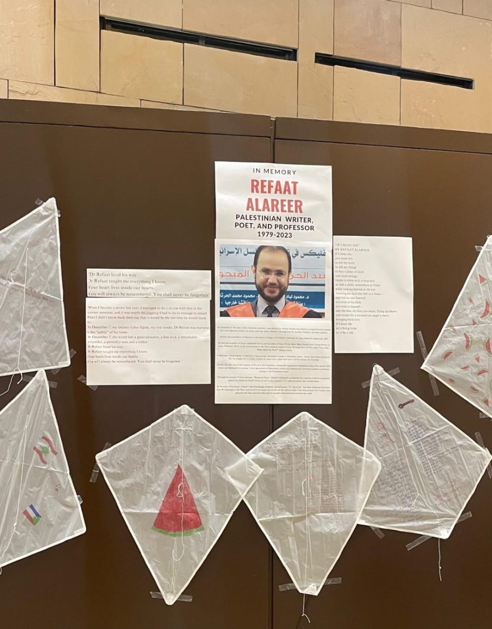 Georgetown Qatar students honor Dr. Refaat Al-Aareer with memorial photo