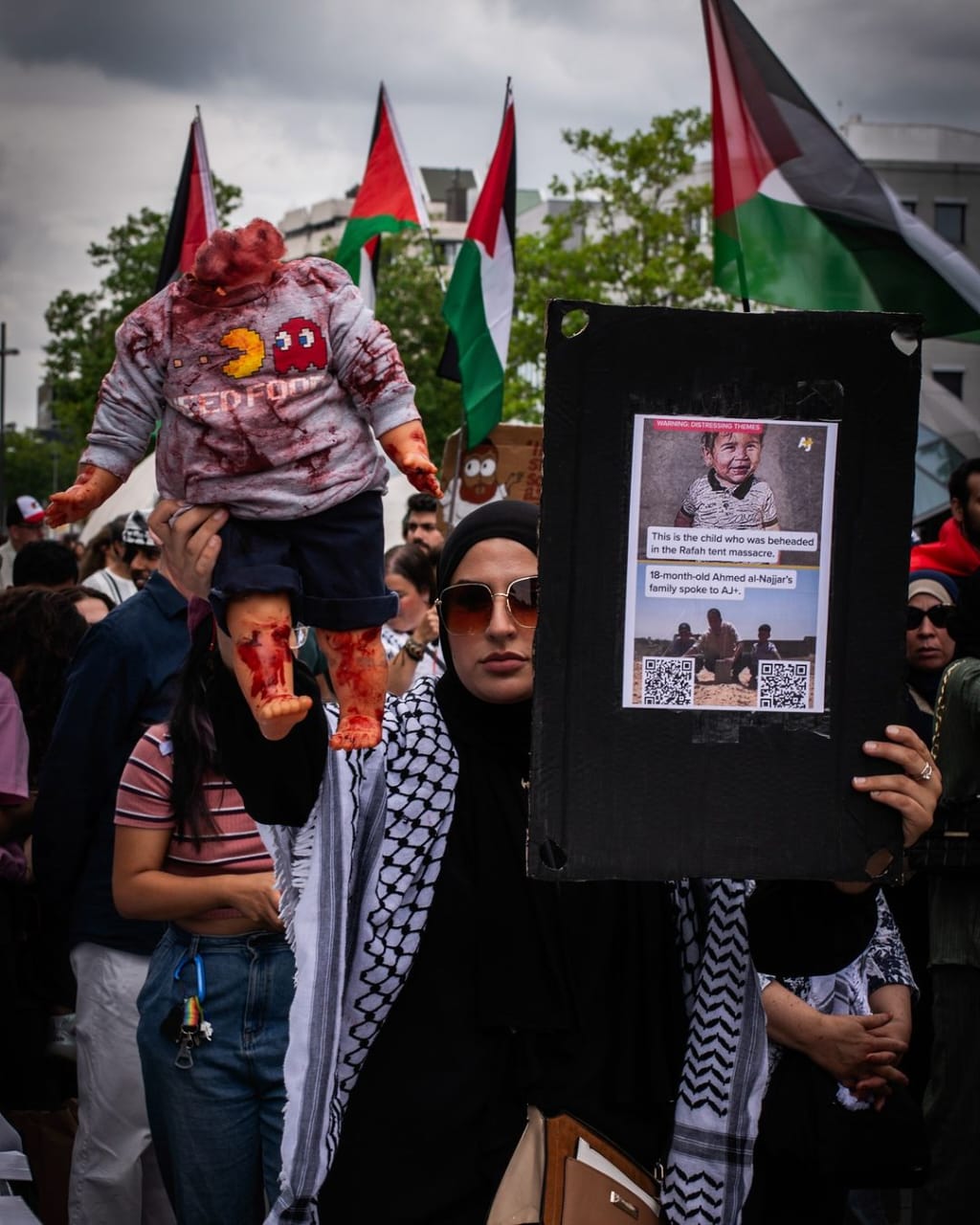 Beheaded Doll Displayed at Pro-Palestine Protest in Eindhoven