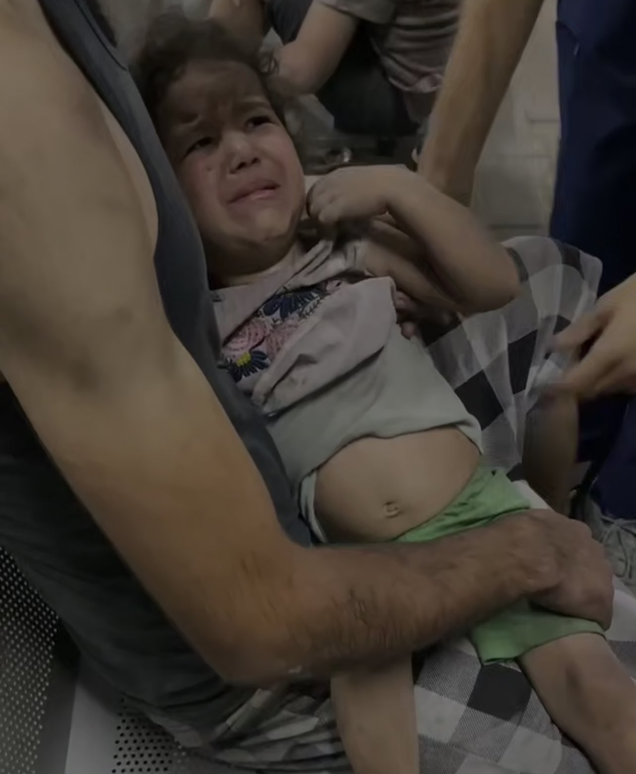Israeli bombing kills six displaced persons in Al Mawasi