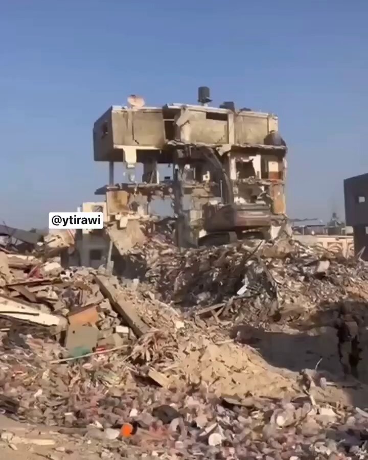 Israeli bulldozers demolish homes of displaced Palestinian families in Rafah
