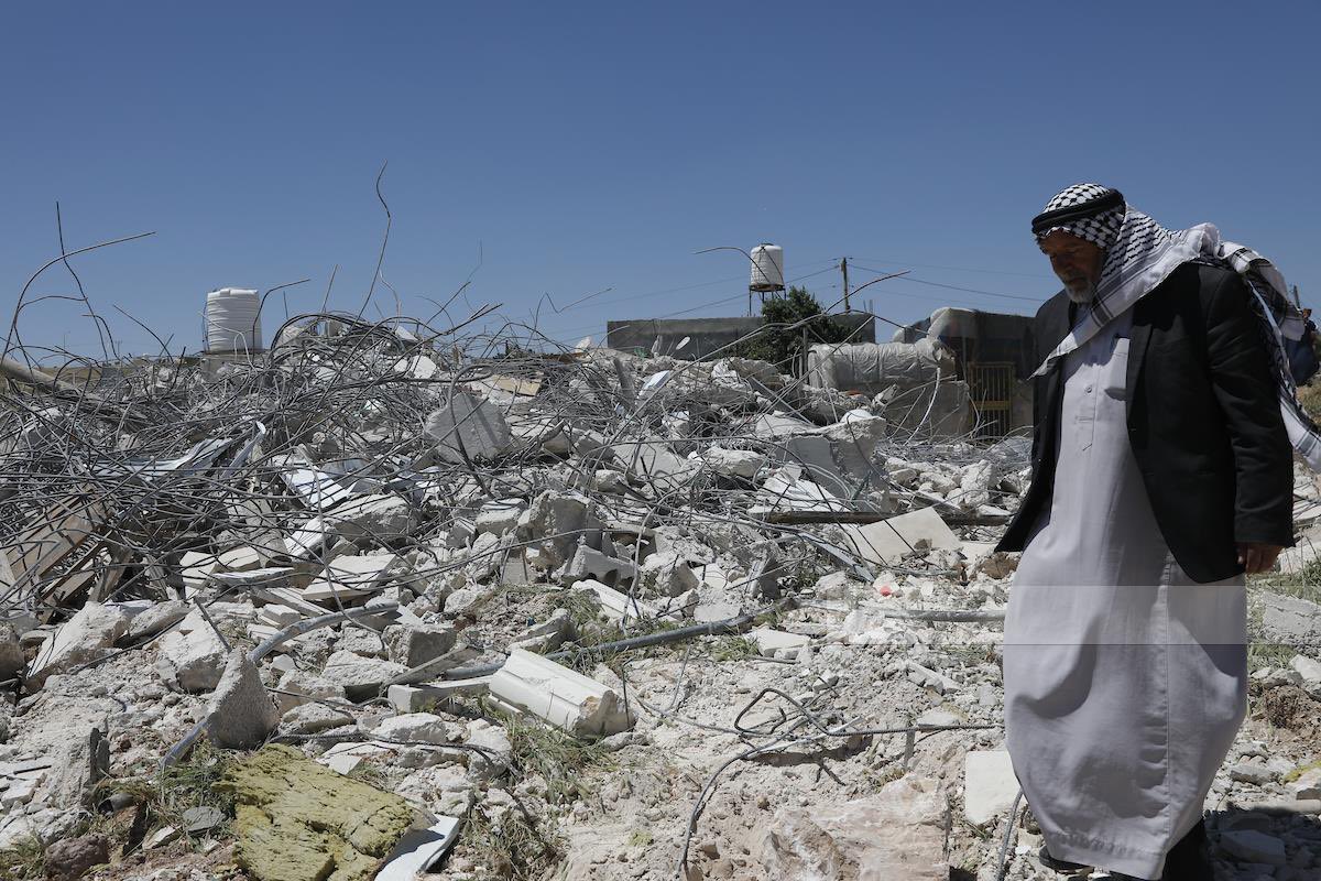 Israeli forces demolish house in Al-Deirat village near Hebron