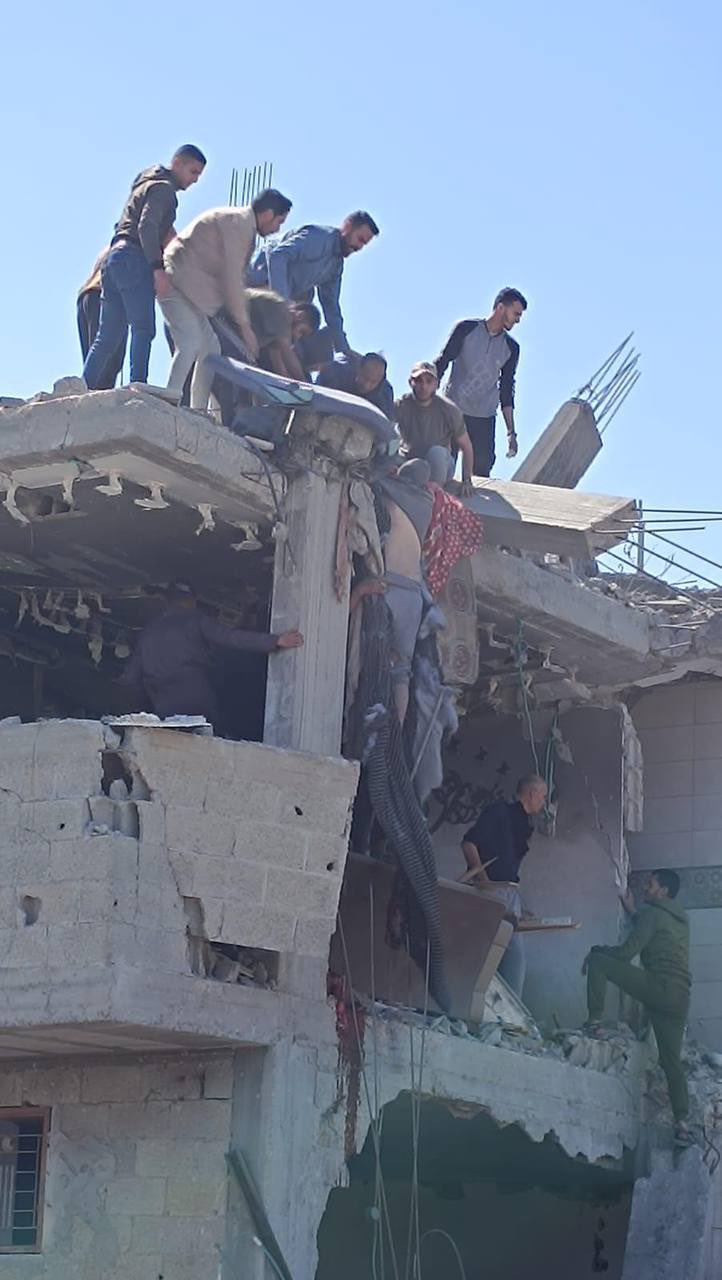 Israeli Airstrikes Kill 20 Civilians in Khan Yunis Gaza