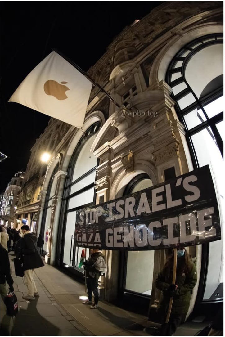 Palestine Supporters Protest Apple Store Over Gaza