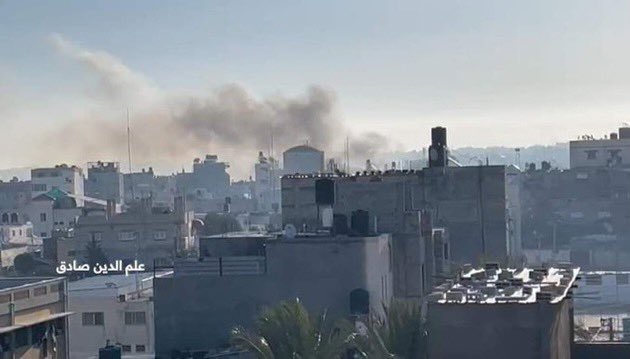 Fires erupt in Khan Yunis from Israeli bombing