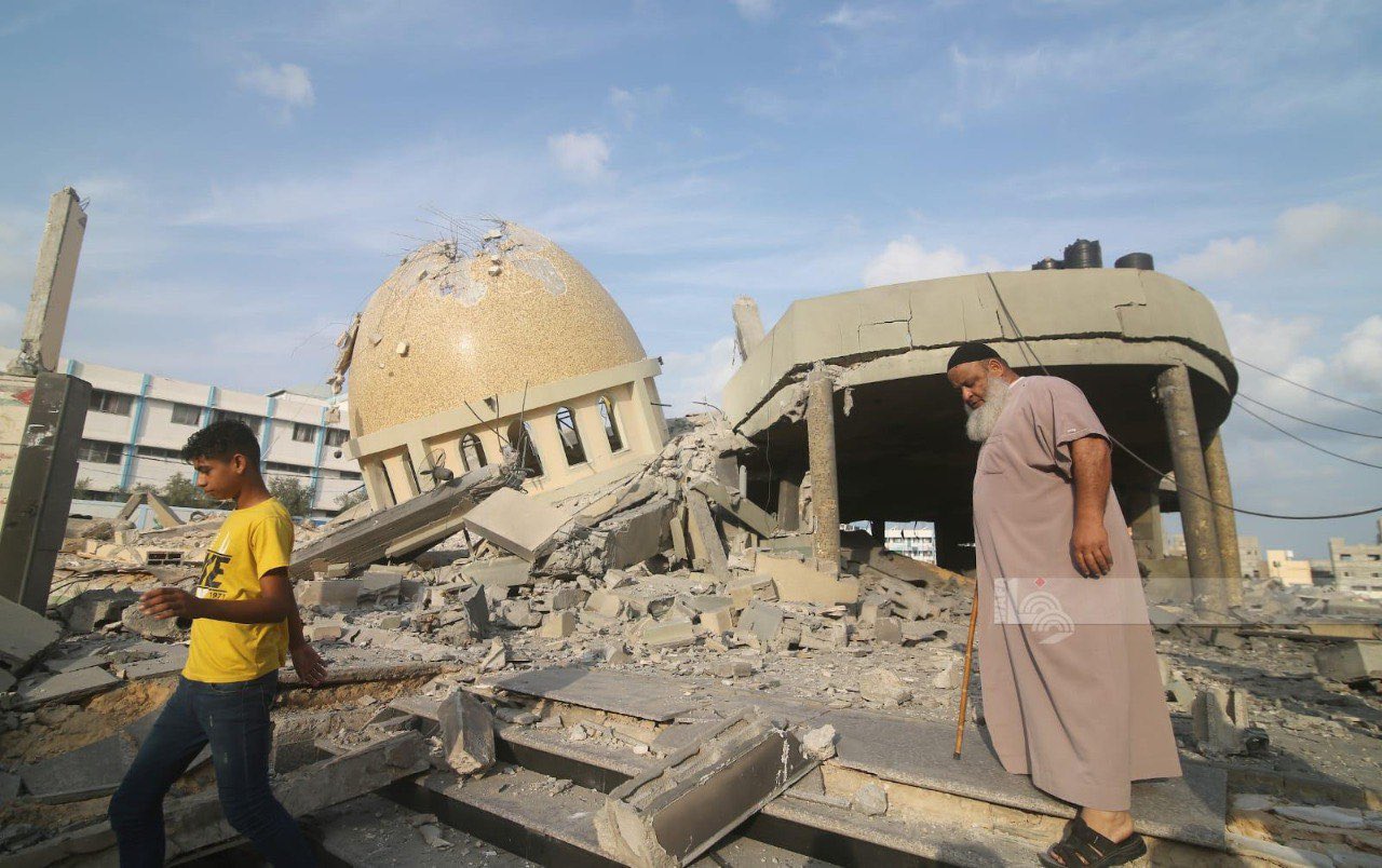 Israeli warplanes strike mosque in Khan Yunis Gaza