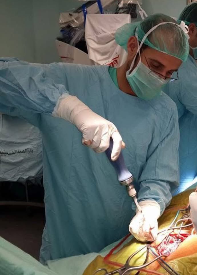 Orthopedic surgeon collapses from starvation while operating in Gaza