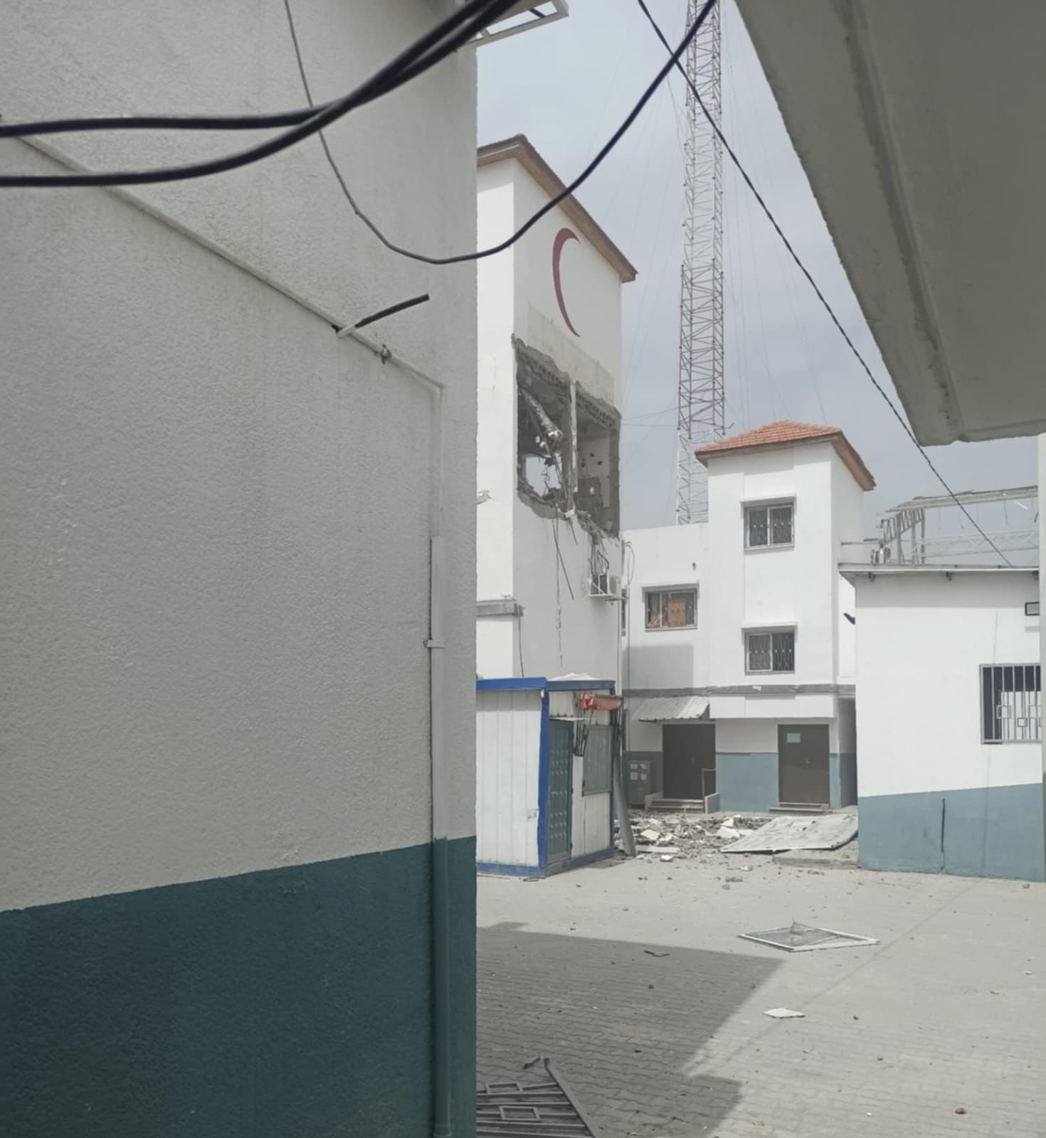 Israeli Artillery Targets Al Dorrah Children’s Hospital Gaza