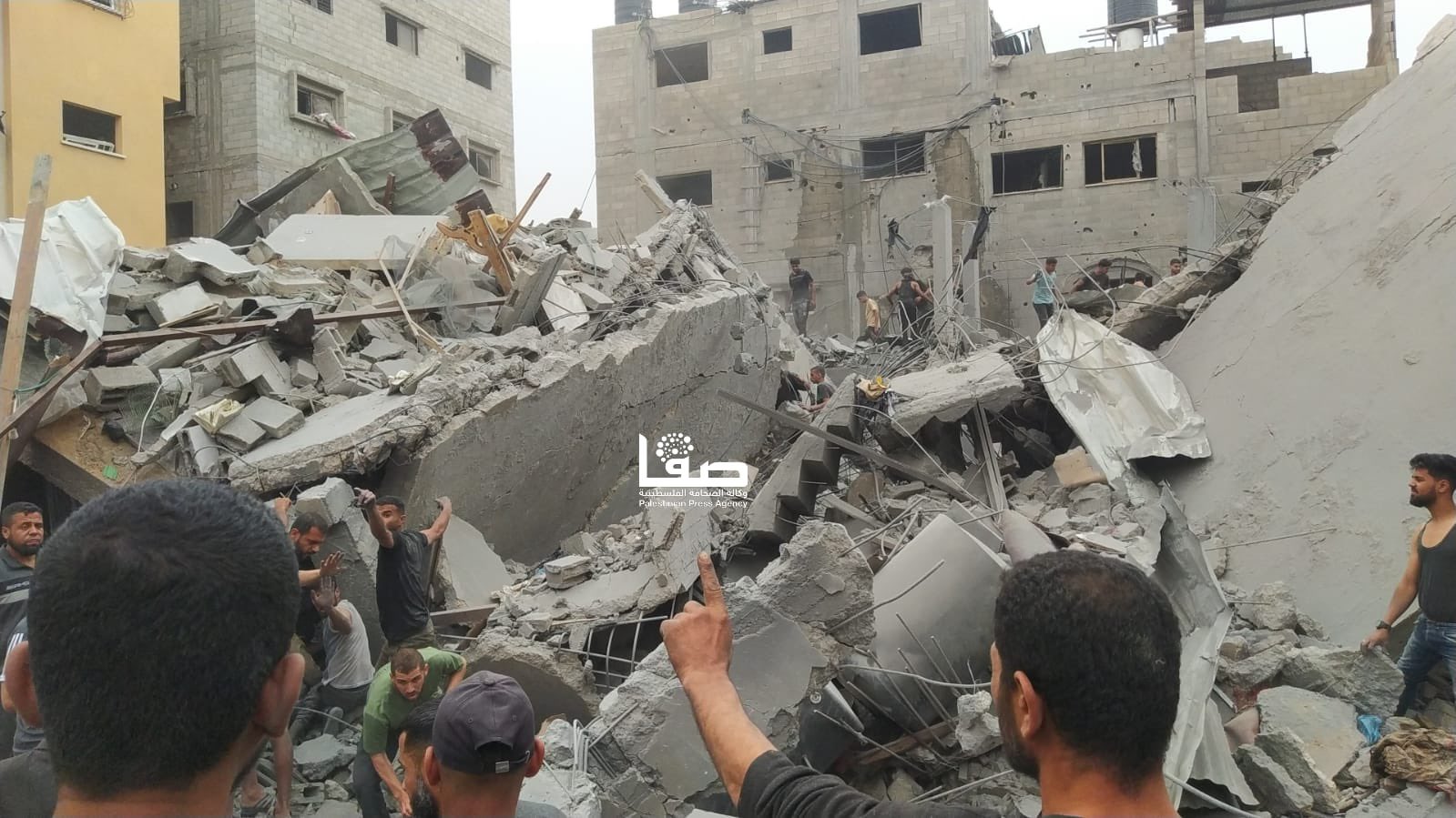 Eight killed in Israeli bombing of Gaza refugee camp
