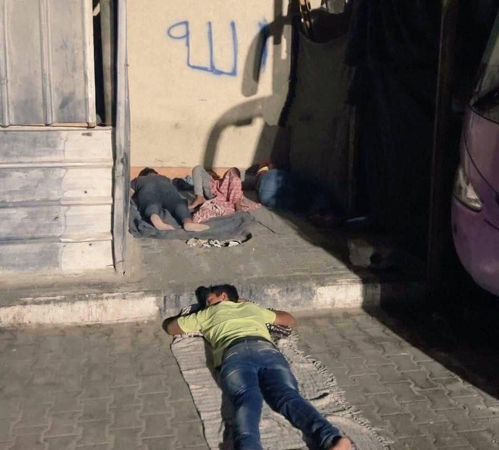 Displaced Palestinians Shelter on Streets After Forced Evacuation