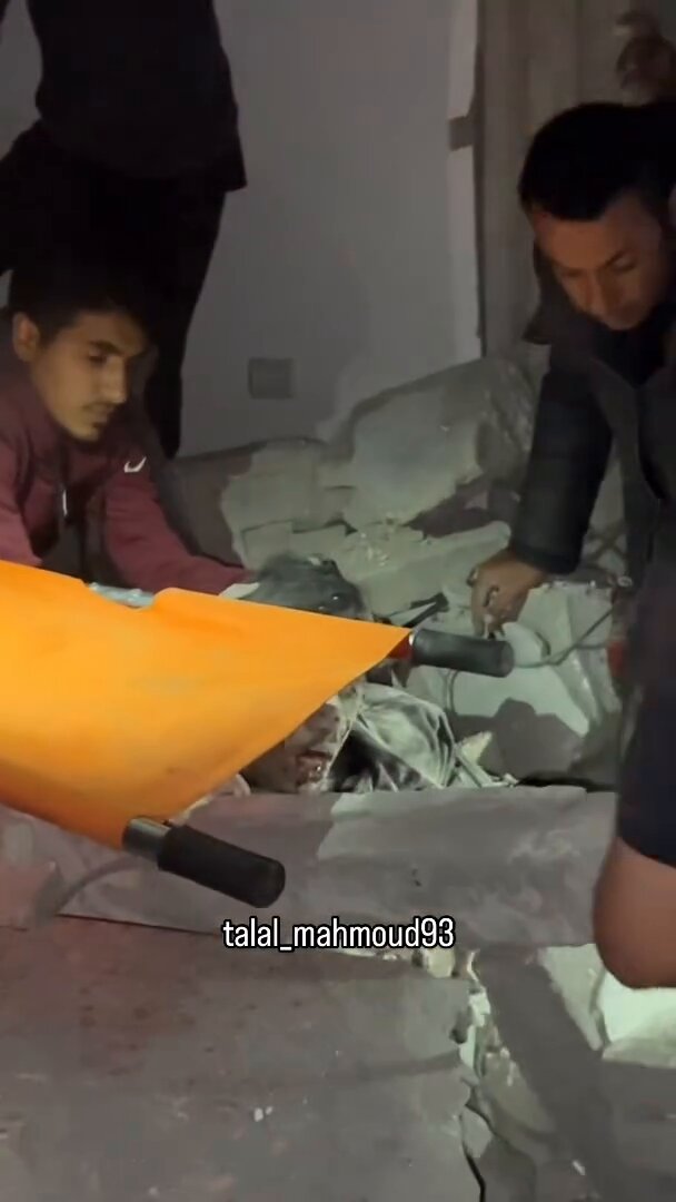 Israeli airstrikes kill 37 in Gaza family homes