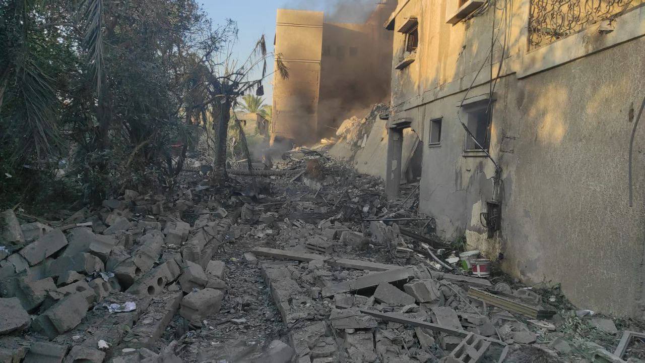 Israeli warplanes bomb house in al-Qarara, Khan Yunis