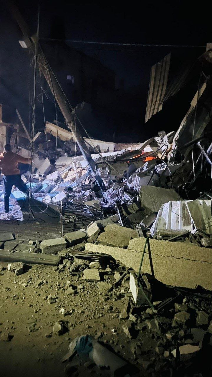Israeli airstrike destroys Al-Fuad supermarket in Deir Al-Balah