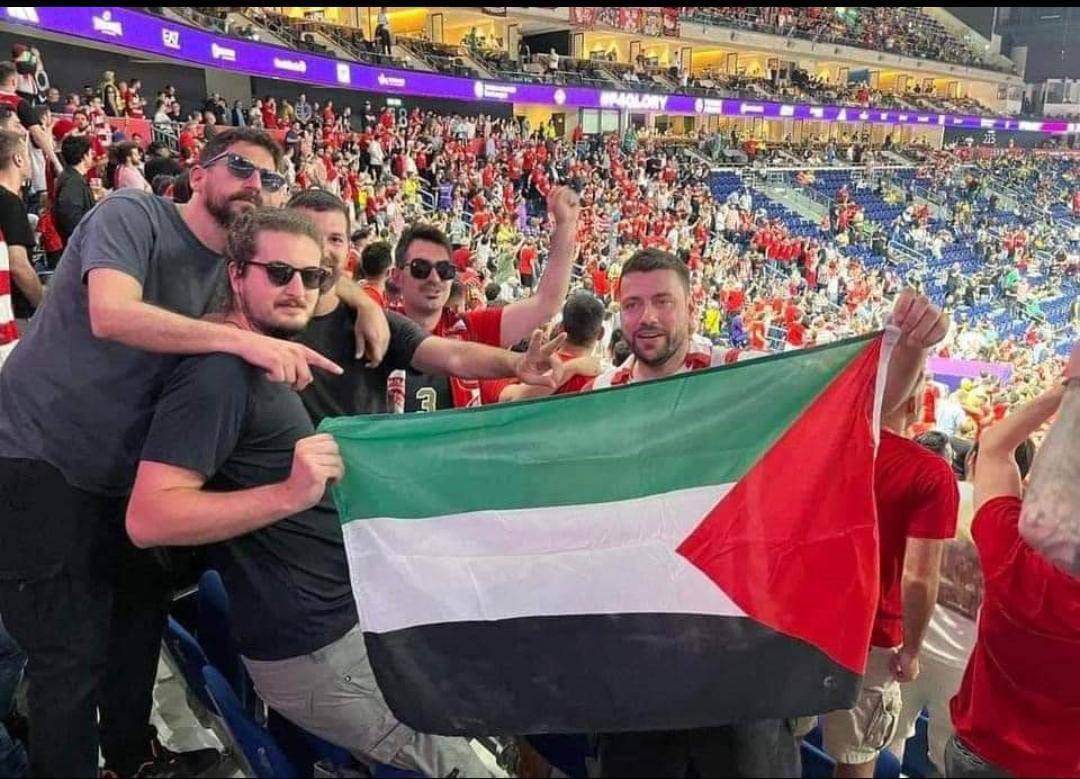 Olympiacos Fans Display Palestinian Flag in Europa League
